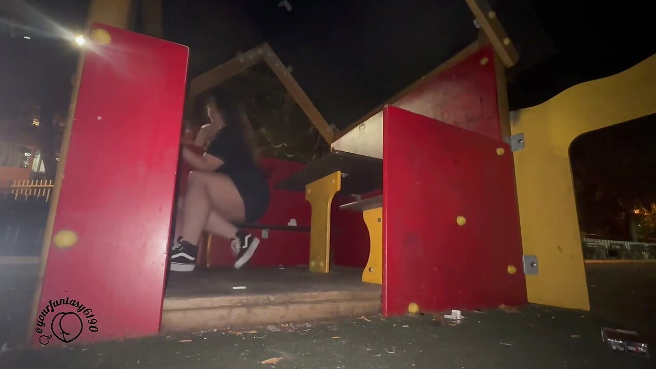Giantess Pierdzenia w Tiny House
