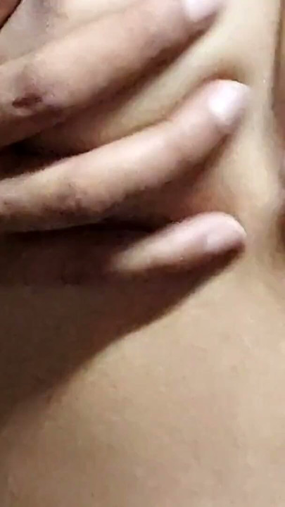 Yalnız evde seksi kız romantizmi ve düşük tam seks videosunda üvey erkek kardeşinin önünde her şeyi gösteriyor. | Klip 1