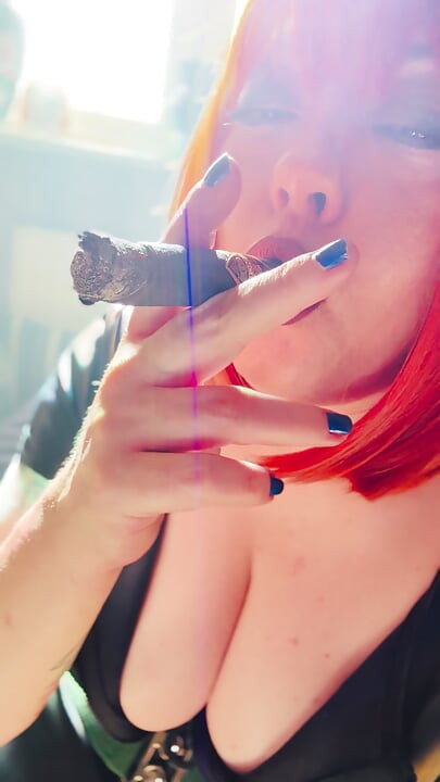 A Smoke Show From Tina Snua - Cigar Smoking Smoker Smoke Drifting OME
