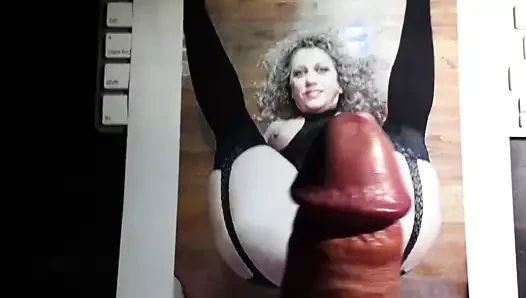 Cumtribute10