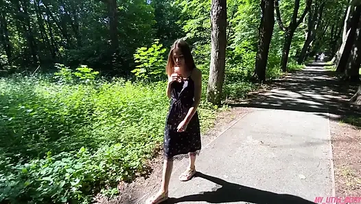 Прогулка в лесу с пышной закончилась спермой на ее лице и волосах