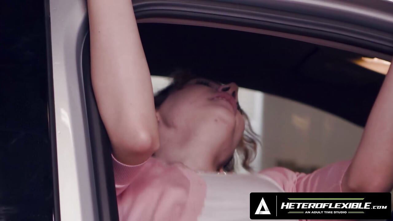 HETEROFLEXÍVEL - O musculoso Marcus McNeill arranja o carro do femboy Yuna Yule e é recompensado com sexo enérgico