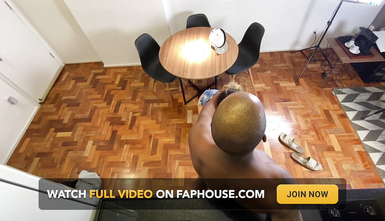 The Naughty Girl Let the Black Man Put His Giant Cock on the Kitchen Floor