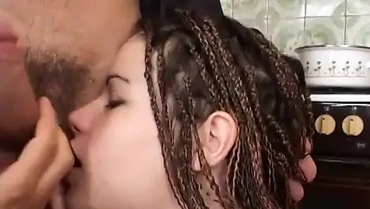 Pantat cowok biseksual ini dientot sama cowok gagah di dapur