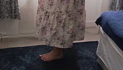 Echte Milf mit dickem arsch wird für BBC-liebhaber ausgezogen. Interracial freches spiel.