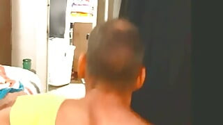 Cdmichelle穿着性感的棕褐色和黄色泳衣