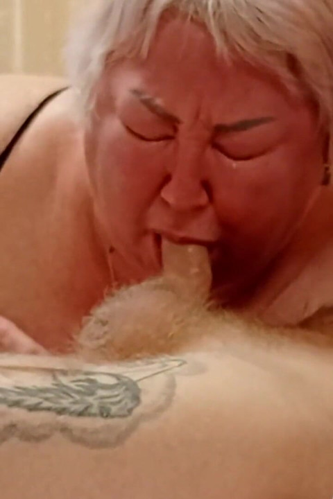 Stepmom Masterfully Sucks Dick and Gets Cum Down Her Throat