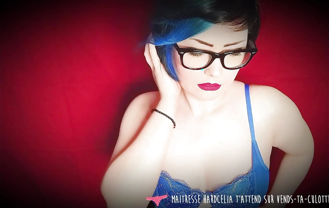 Vends-ta-culotte - Instructions to eat your cum by a beautiful French dominatrix
