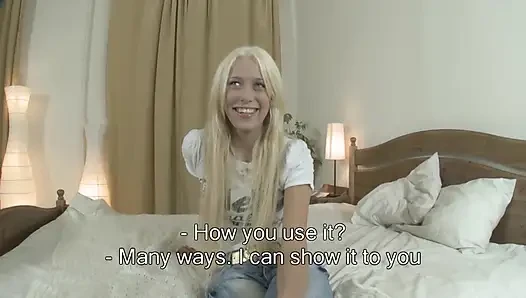 Göt sikişinin tadını çıkaran ve amını oynuyor genç kız için dölleme sona eriyor