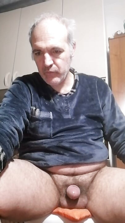 Trebuie să-mi lingi pula tare, nu-i așa?