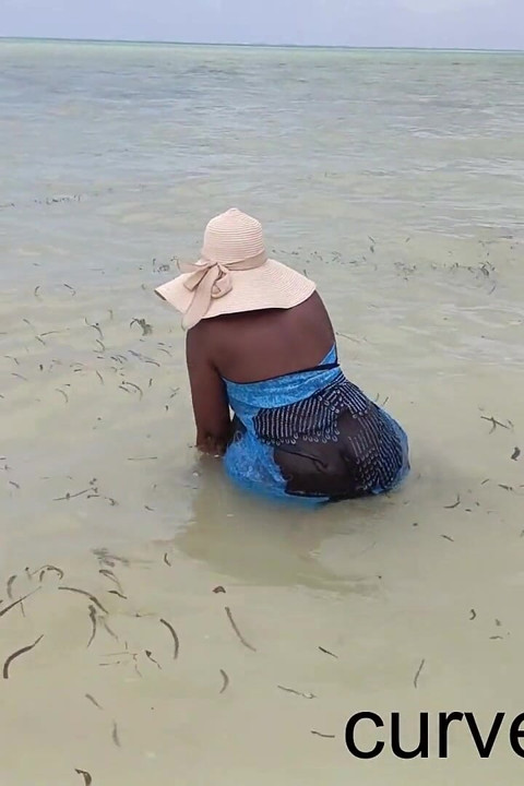 Extreme Flashing at the Beach. Made My Uber Driver Play with My Clit Till I Squirt