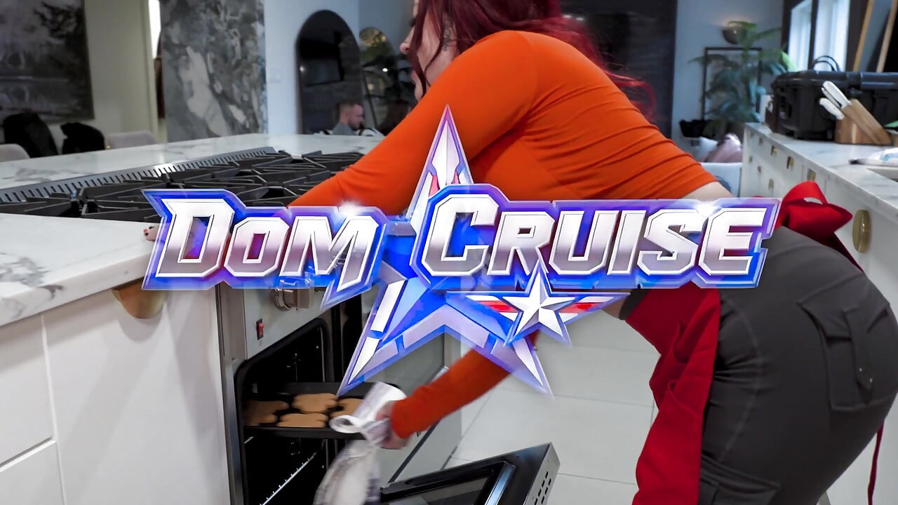 Prăjituri umplute cu cremă - Dom Cruise - Makayla Moon