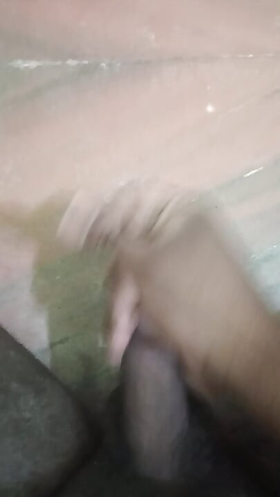 me hila rahahu bhot maja araha he mere ko