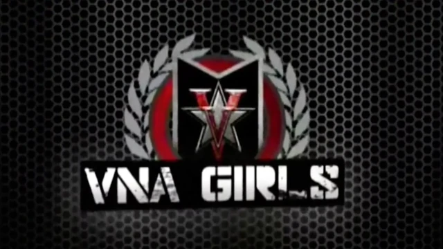 Sex Bomb Milf Julia Ann Finger Bangs Young Siri PornStar!