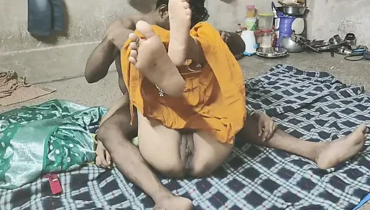 Randi bhabhi chudwane ke liye Bechain thi night sex hindi