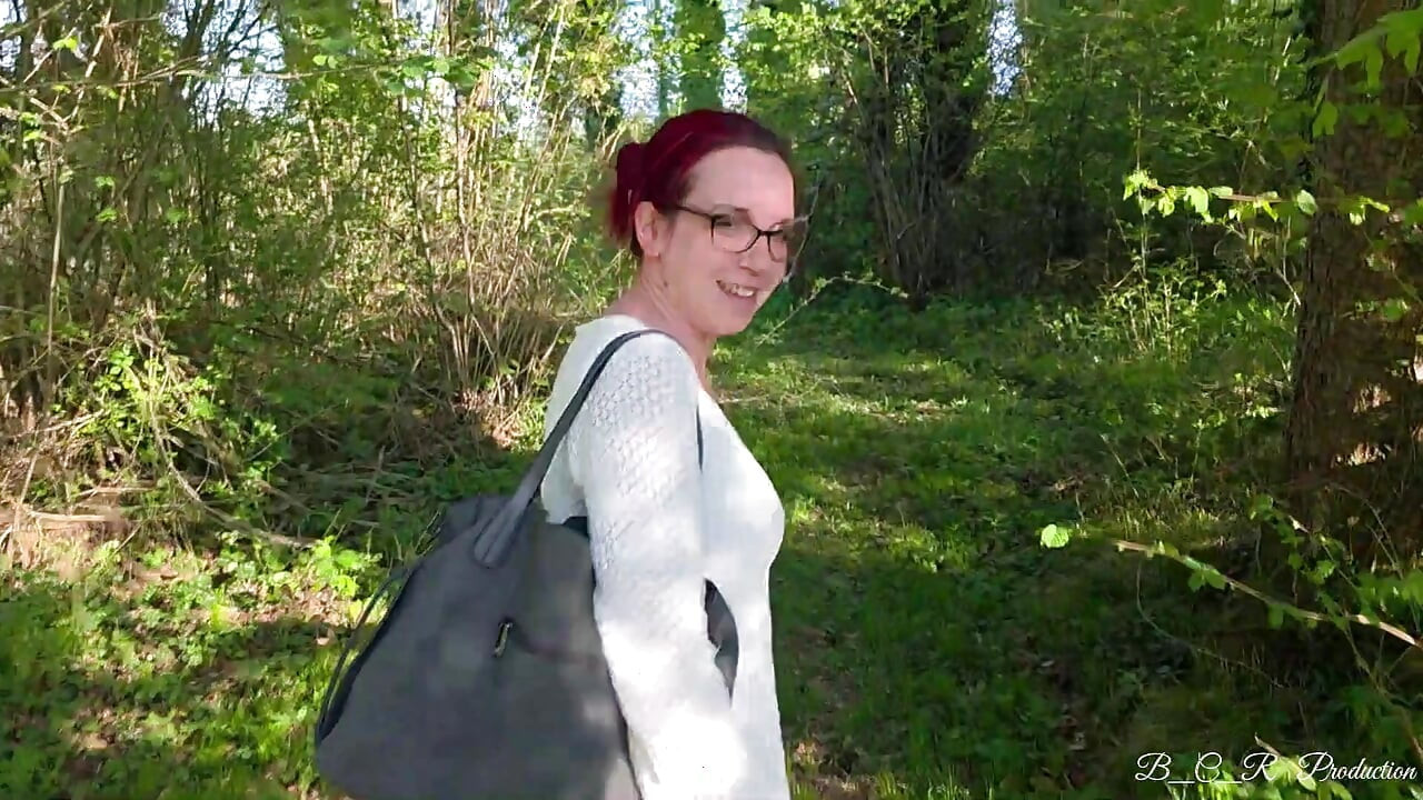 Pierdută în pădure. și deodată devine periculos de fierbinte