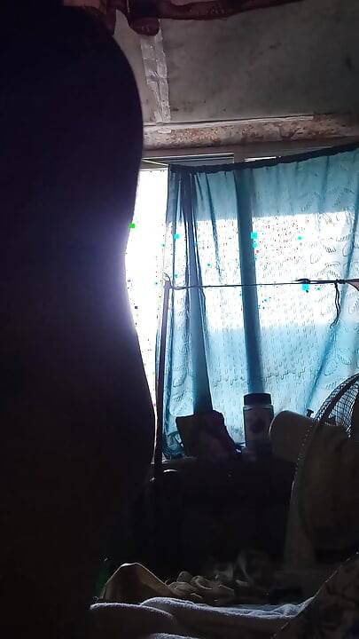 Tôi đụ vào mông của Bhabhi sau khi thoa bột lên nó.