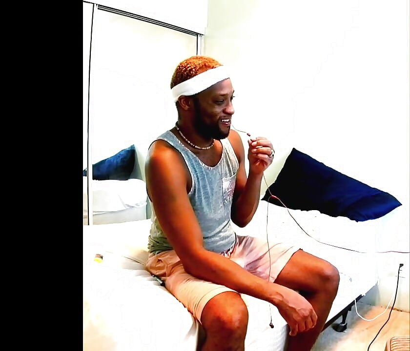 Kennie Jai Beats His Meat!