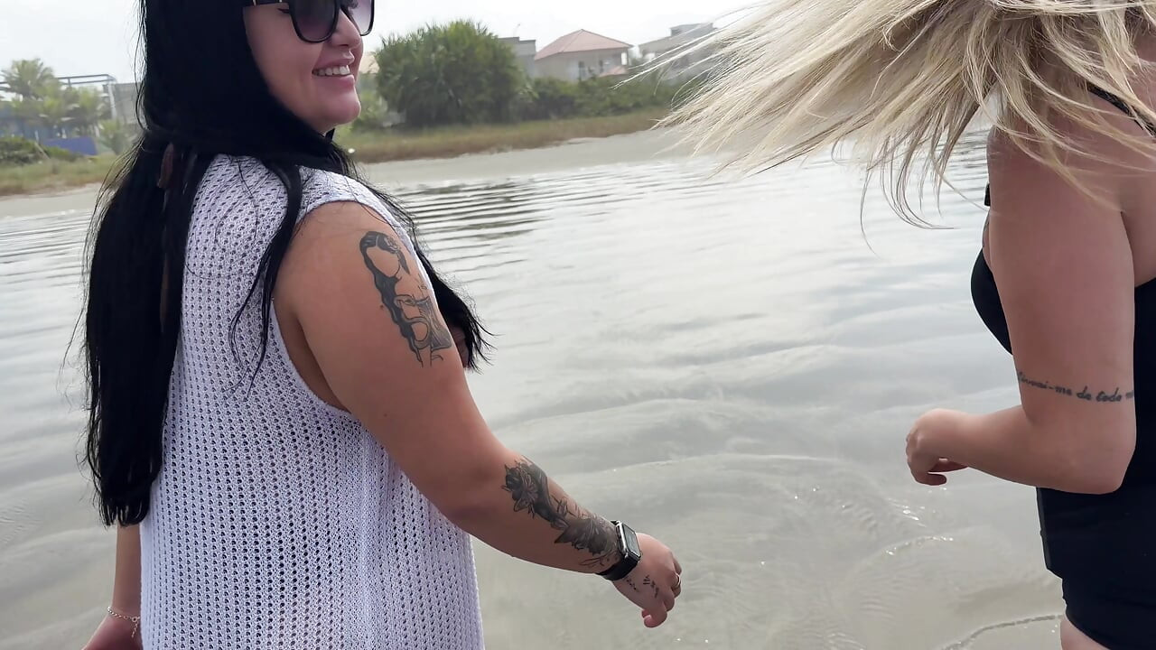 On the beach my wife and I invited a beachgirl to fuck she accepted because she was very horny! she has a pink pussy