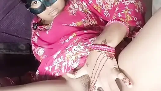Masukin jari ke dalam memek gadis perawan, air memeknya muncrat, kalau nggak ada tanah, audio bahasa india