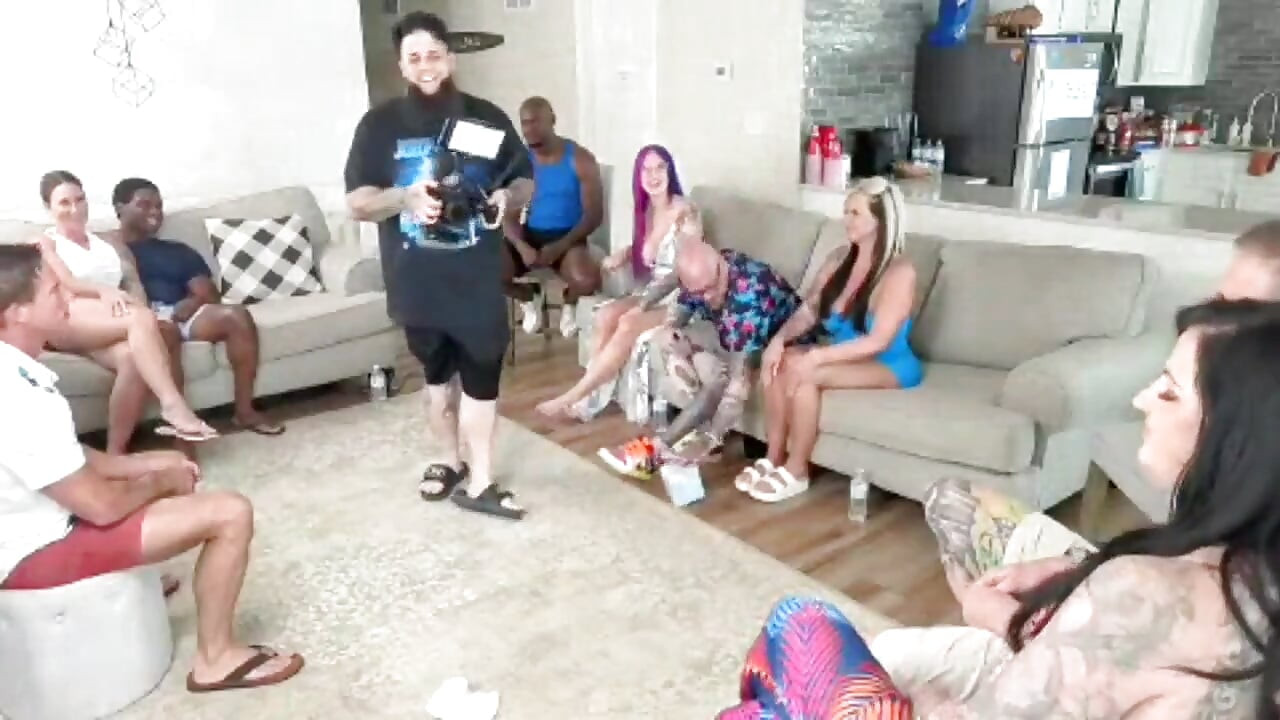 Couples Who Cum Together, Stay Together a Live Orgy Show