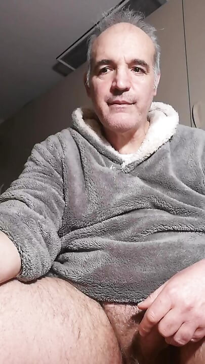 10 Φεβρουαρίου Online Βραδινή Παράσταση με Cumshot στο πρόσωπό σας!