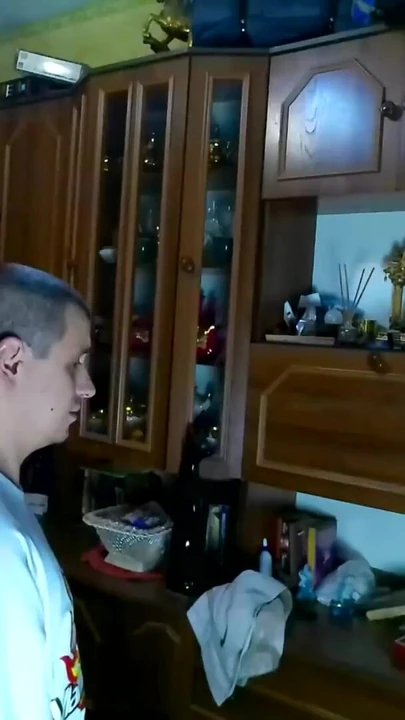 Epic moment from "I called the hairdresser to my house and she gave me a blow job"