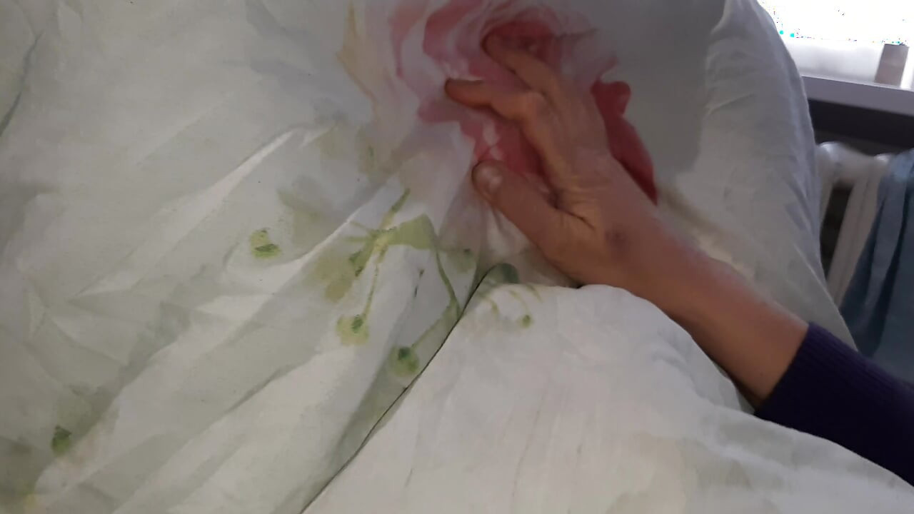 Notre coloc timide nous a réveillés avec un cunnilingus, trio surprise