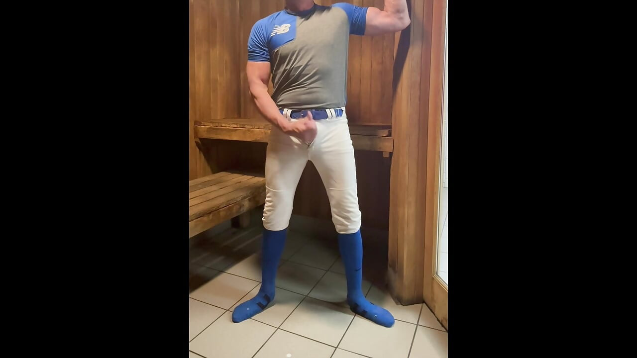 ロッカールームでのJockDad87とのアルファファン パート2