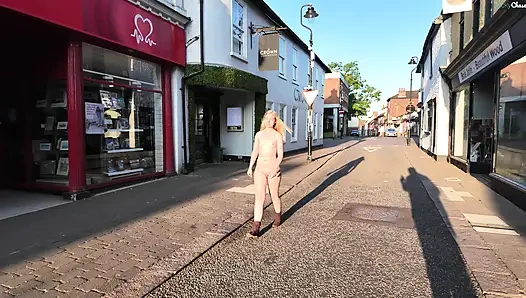 Public Places Nude: WoodBridge, England