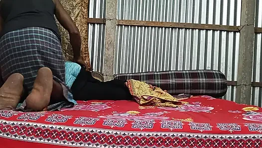 Ngentot tante seksi dengan video seksi sendirian pertama kali