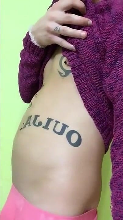 Rumvæsenet er stadig inde i mig, hver gang jeg kigger! Mave Oppustet Fetish Gravid