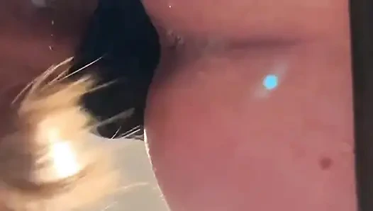 Çılgın evli kadının en sert gırtlağına kadar sikişi