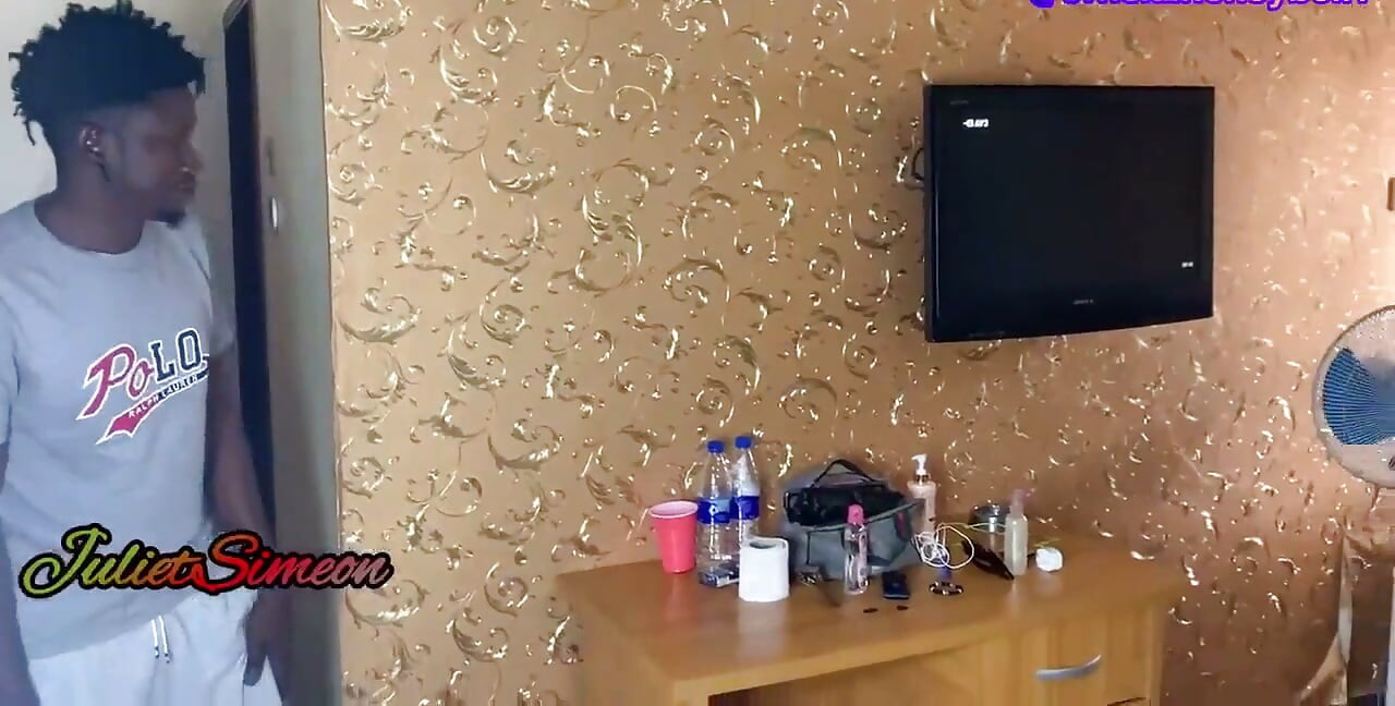 I Seduced the Hotel Cleaner, Who Came Into My Room for Cleaning and He Fucked My Pussy Like Never Before.