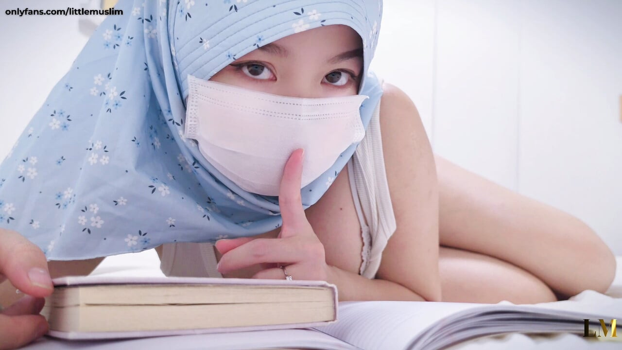 POV: Studenta ta obraznică cu hijab care te tachină în timp ce studiezi acasă Ep.1