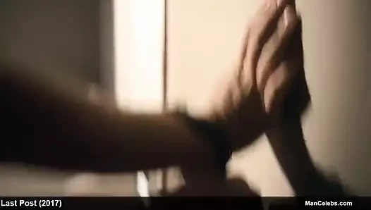 erkek ünlü jeremy neumark jones muhteşem poposunu yanıp sönüyor