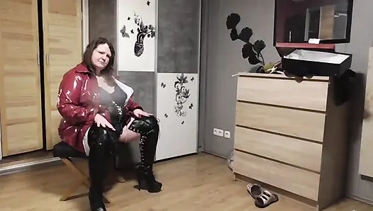 Я твоя кожаная госпожа