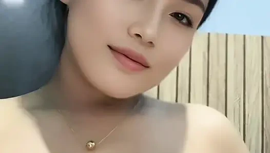 Istri tetangga lagi pamer toket besarnya