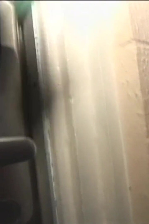 胖山梅洛迪尼特赢得了她的大下垂的奶子和大乳头公平和广场