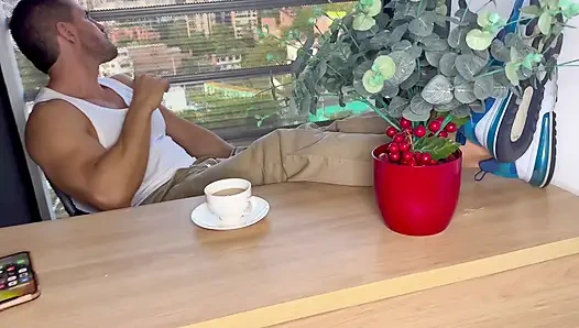 Aku menyetubuhi pria yang memperbaiki segalanya