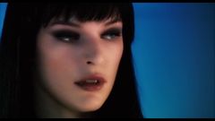 Milla Jovovich nago w ultrafiolecie