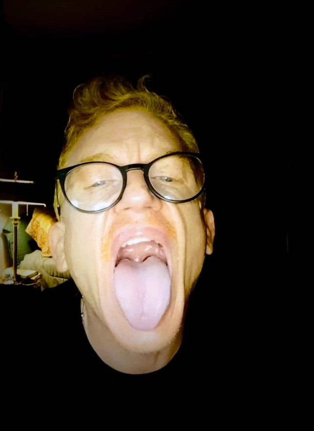 I'm showing a friend from Morocco my lips, mouth and throat