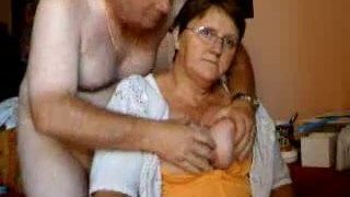 Pareja de ancianos en acción 4