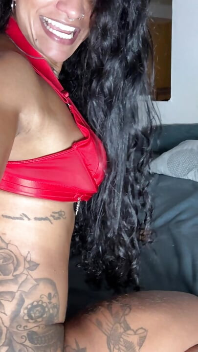 Vinny knullar tight fitta i hårdhänt sex