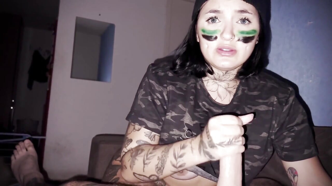Jeg havde sex med en latina-soldat, den bedste fisse, jeg nogensinde har haft i mit liv