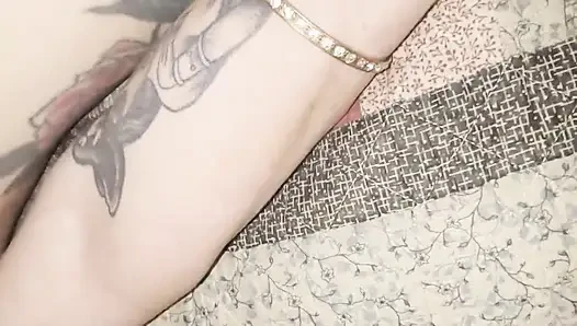 Porno yıldızı büyük yarak emiyor