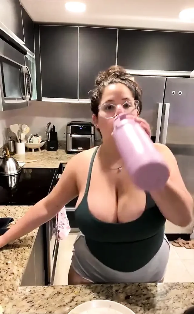 Live Stream with Dani Valentina
