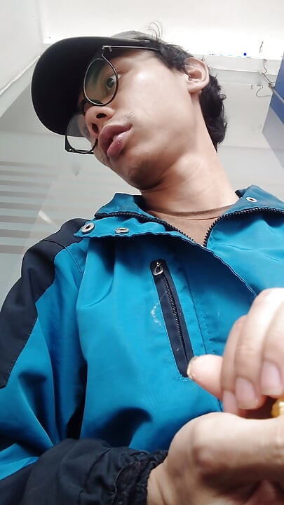 Public review kontol habis masturbasi