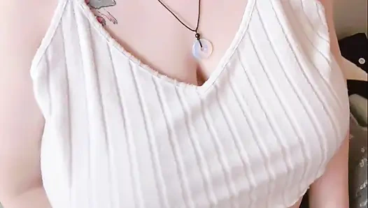 Пользовательские: Свечу моими гигантскими сиськами вы, пока вы играете в игру