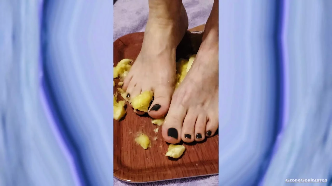 恋足癖 - 慢动作香蕉压碎